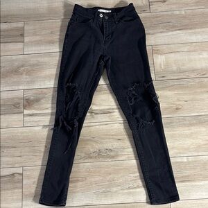 Levi's Black Skinny Jeans Distressed Style